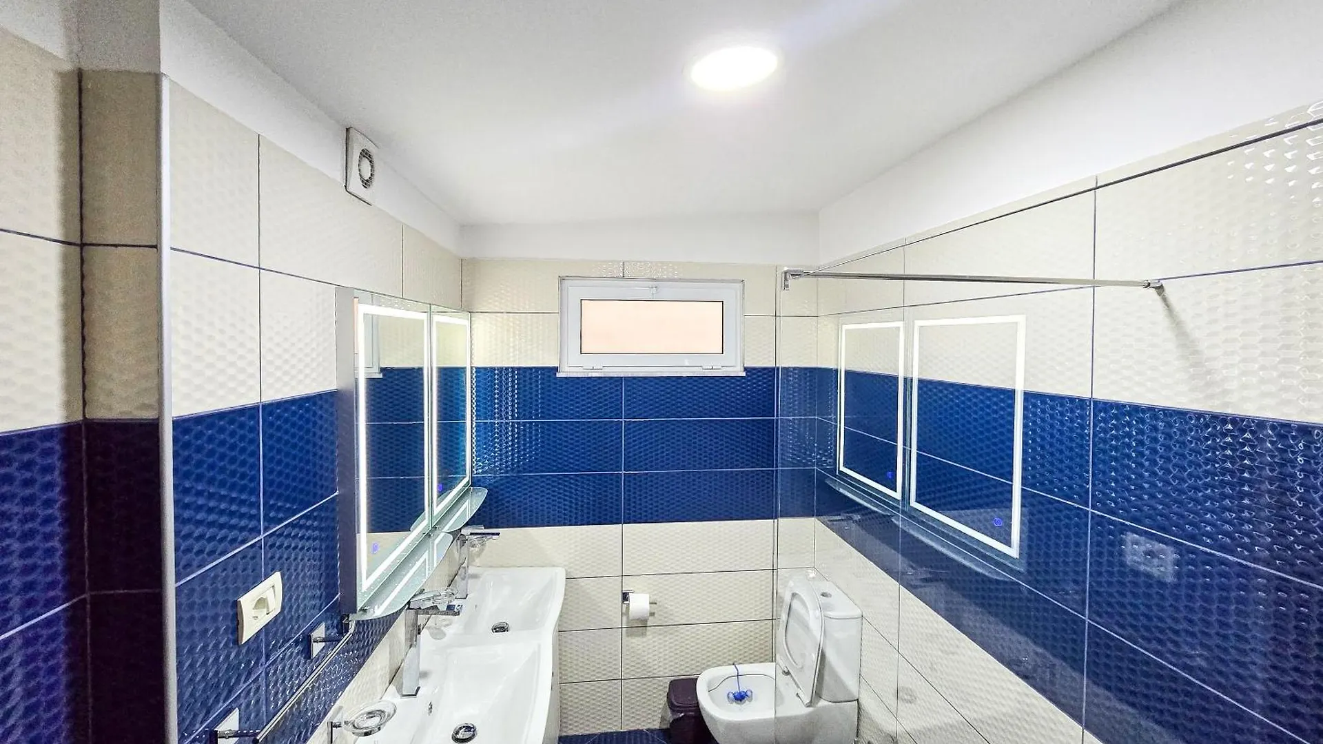 Lake Park 2Br Apartment Tirana