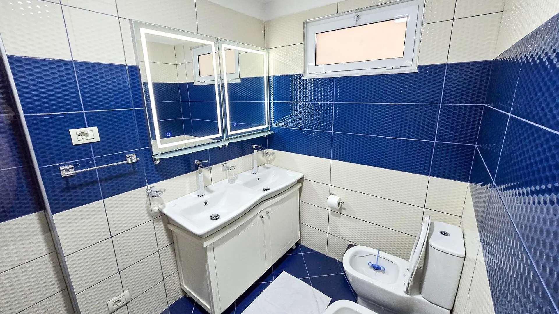 Lake Park 2Br Apartment Tirana