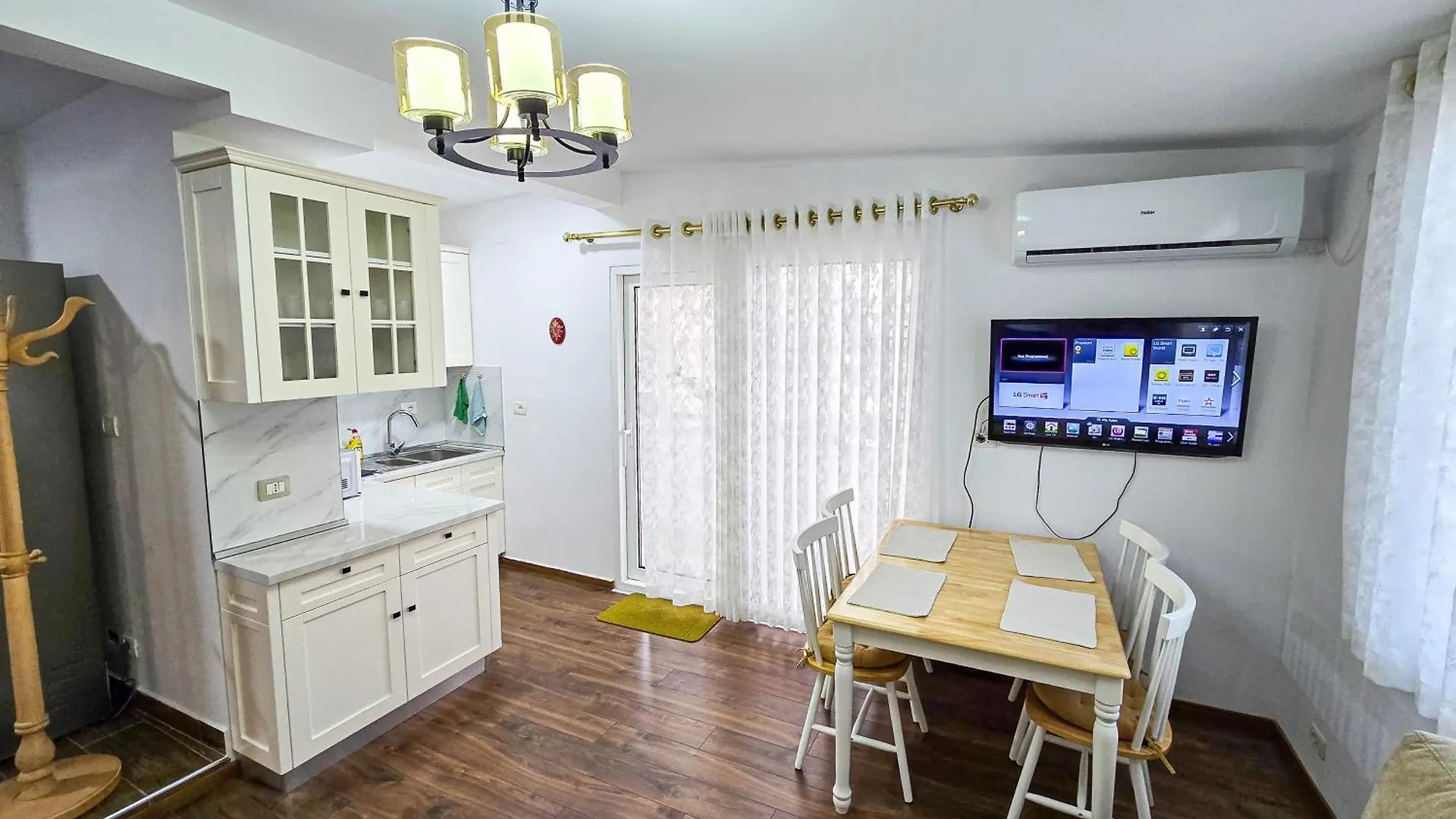 Lake Park 2Br Apartment Tirana 0*,  Albania