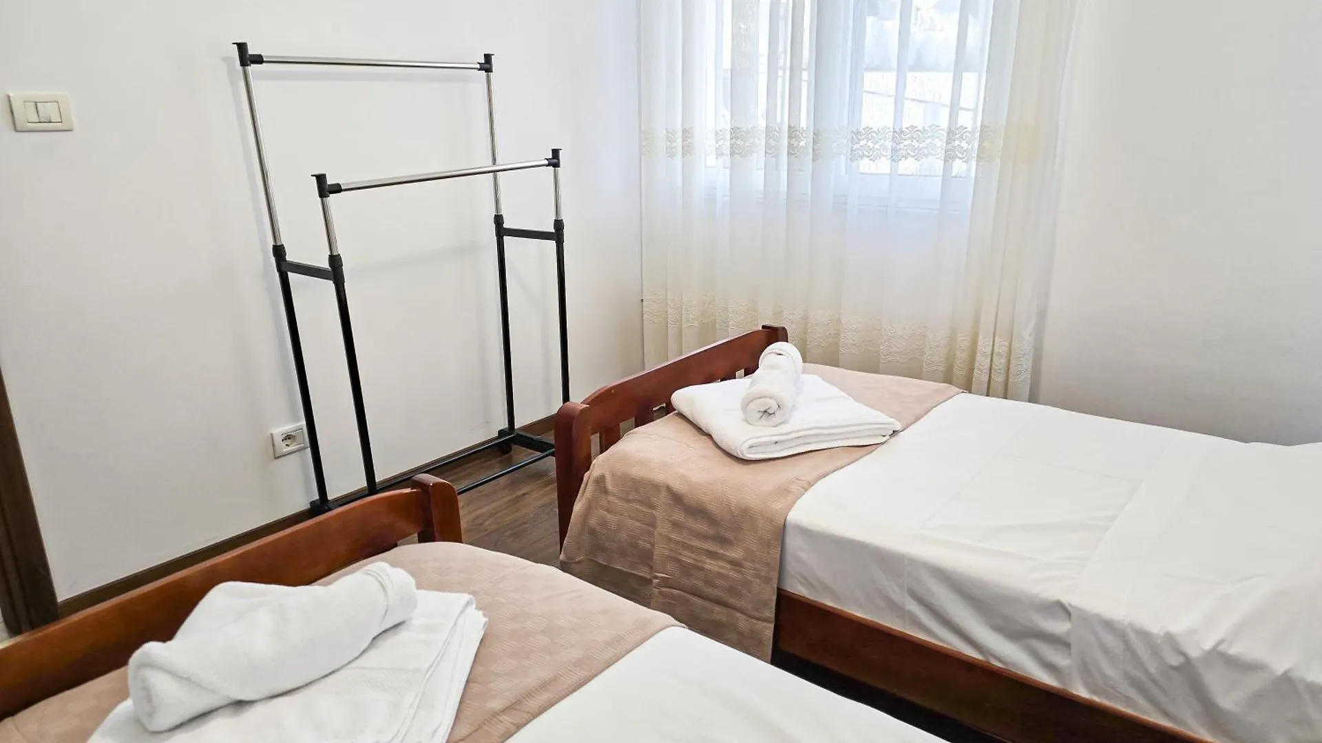 Lake Park 2Br Apartment Tirana