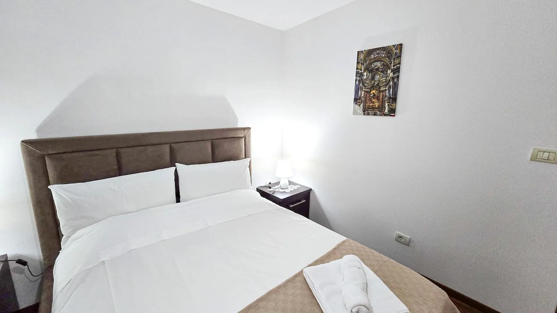 Lake Park 2Br Apartment Tirana 0*,