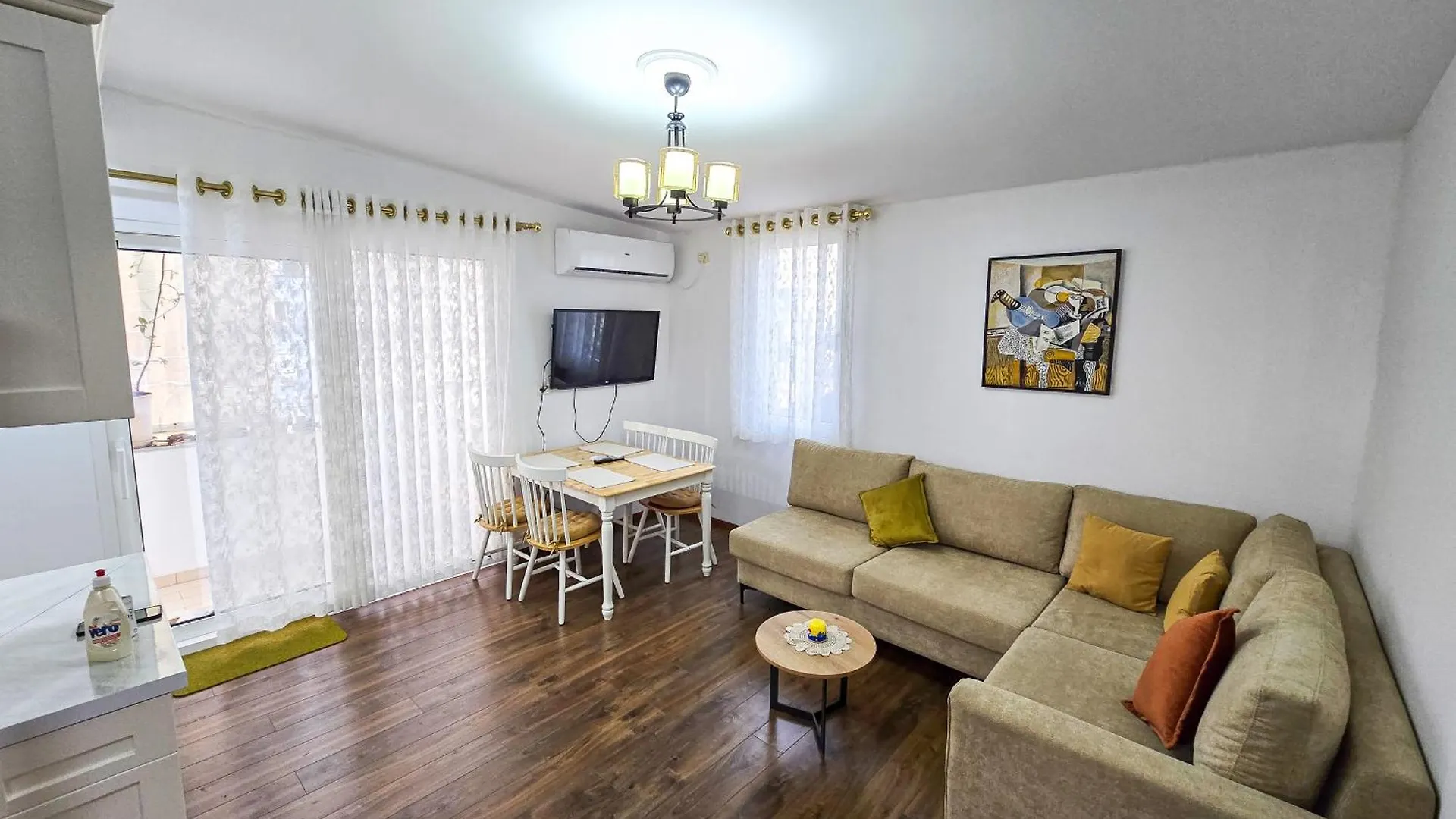 Lake Park 2Br Apartment Tirana