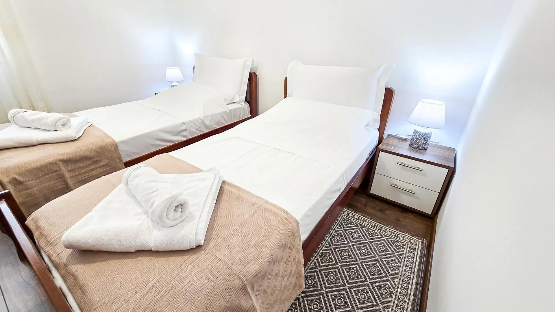Lake Park 2Br Apartment Tirana